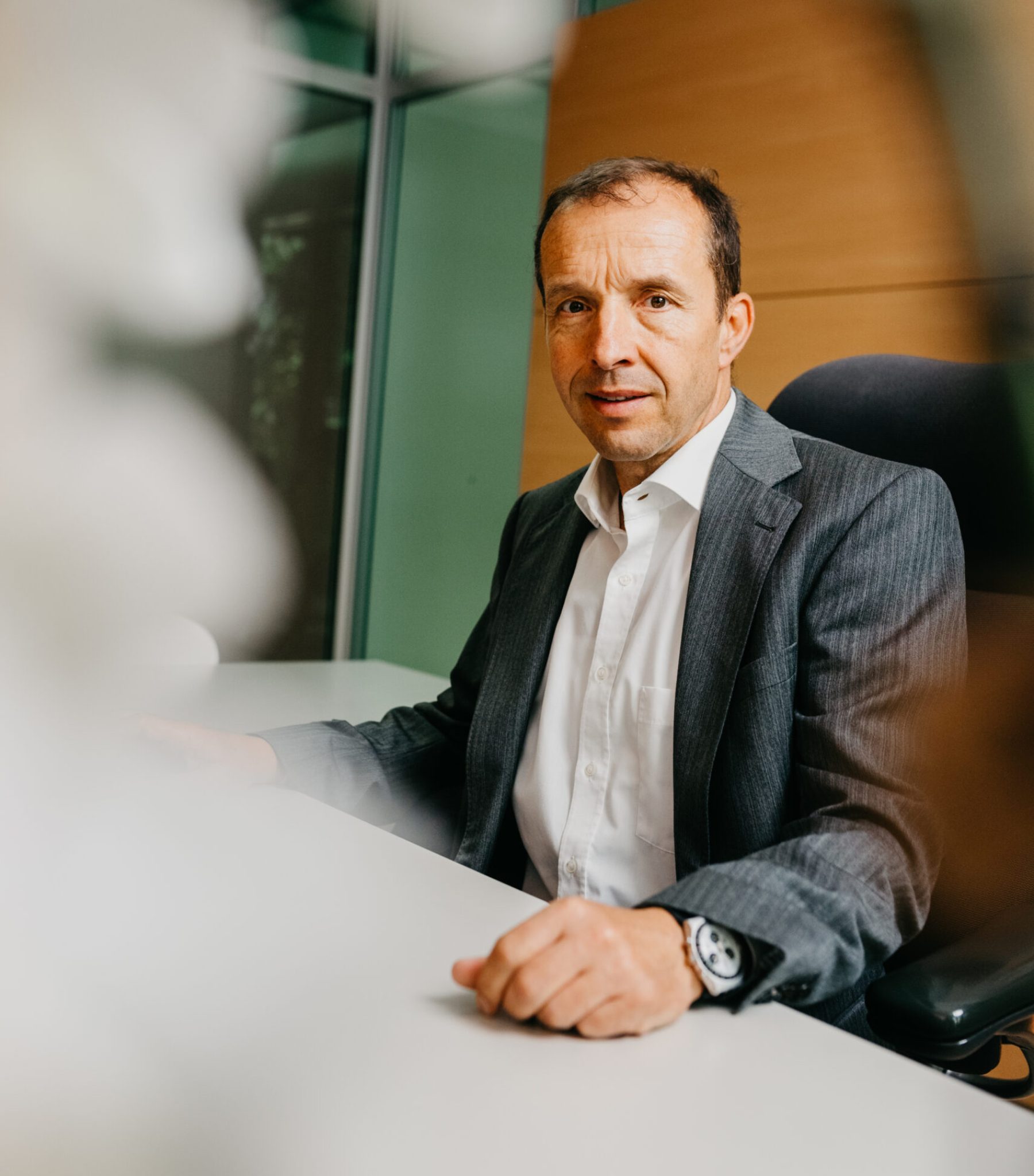 Steuerfachwirt an seinem Arbeitsplatz